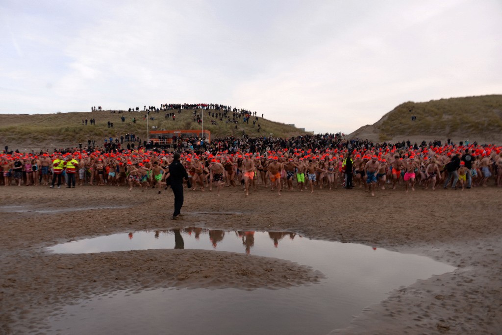 ../Images/Nieuwjaarsduik Nederzandt 2016 017.jpg